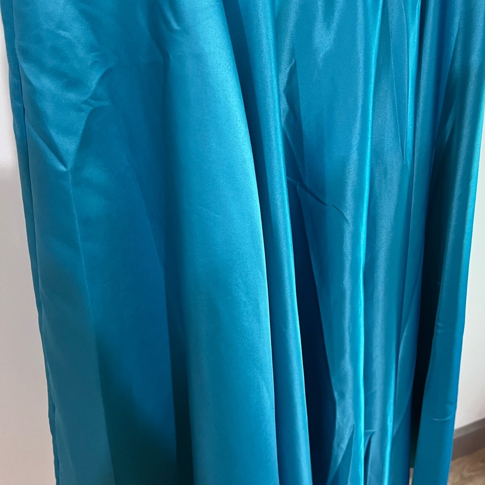 Unique Vintage Formal Dress - Picture 2 of 8